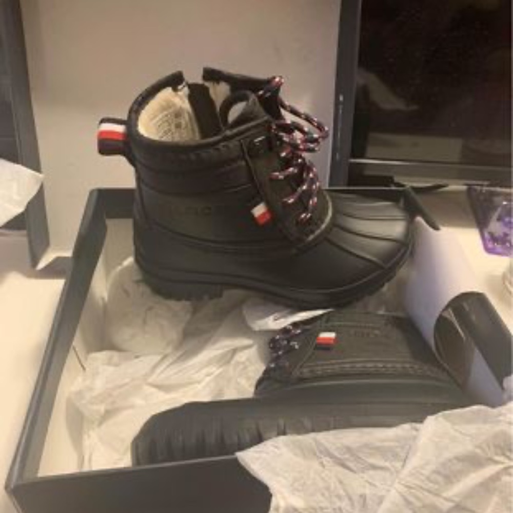 Boy boots